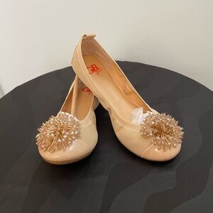 BG Girl’s Elegant Cream Flats with Gold Embellishment